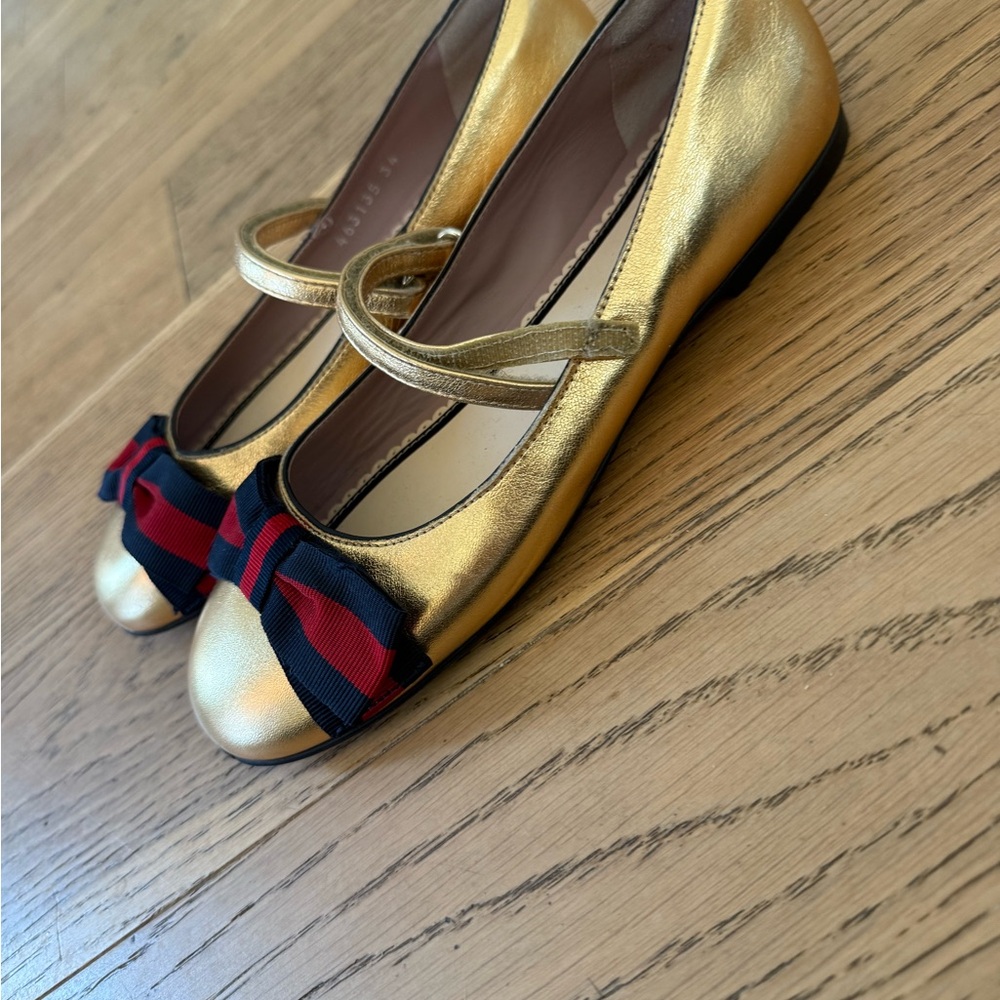 Gucci Gold Leather Mary Jane Flats with Navy & Red Grosgrain Bow - Picture 3 of 5